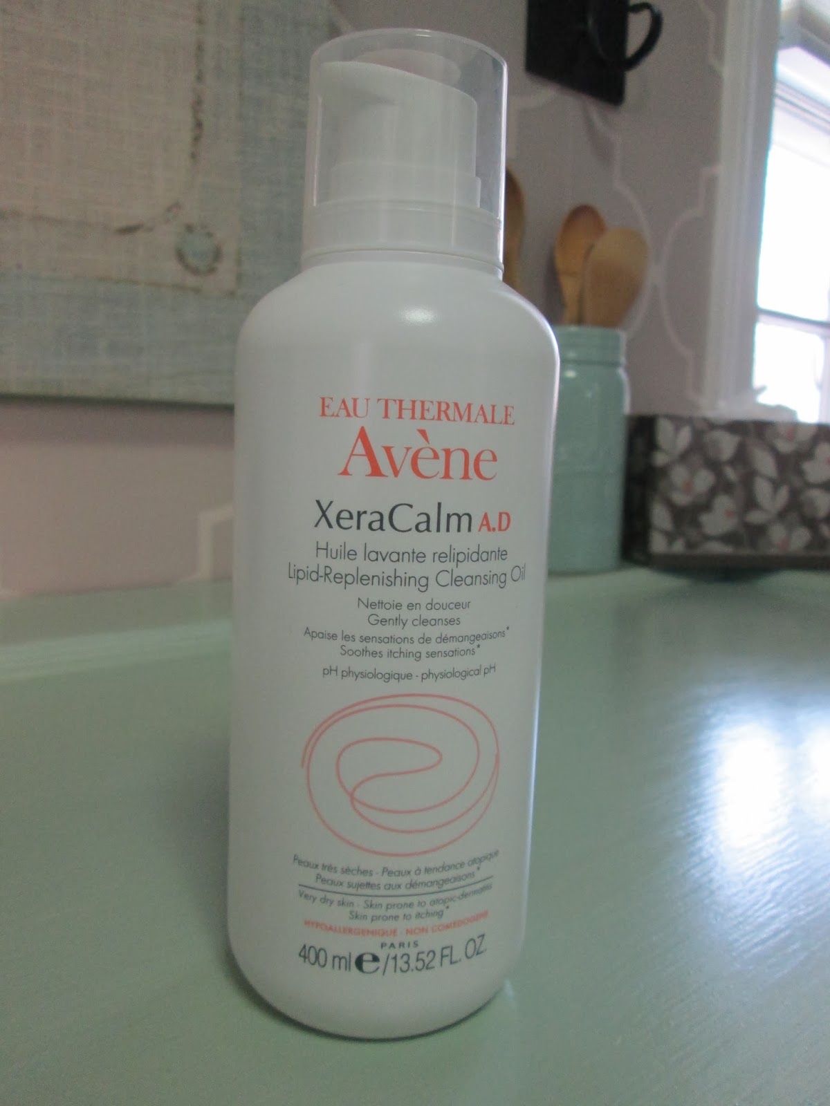 Soothe Your Dry Skin With XeraCalm A.D Lipid-Replenishing Cleansing Oil