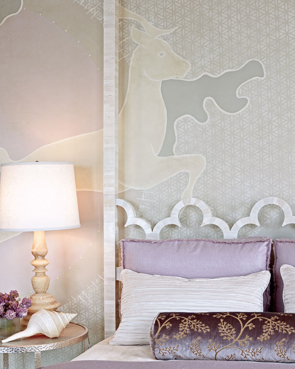 Classic Style: Purple and lovely Lavender living