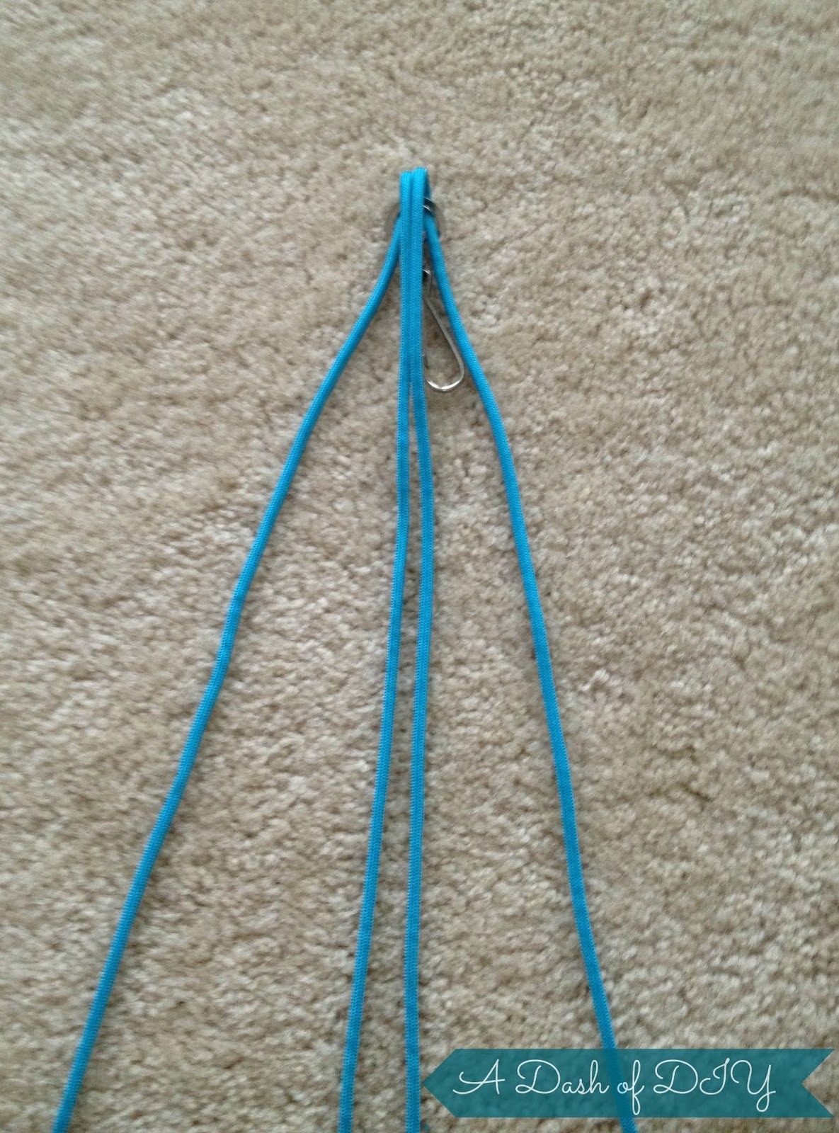 A Dash of DIY Paracord Lanyard