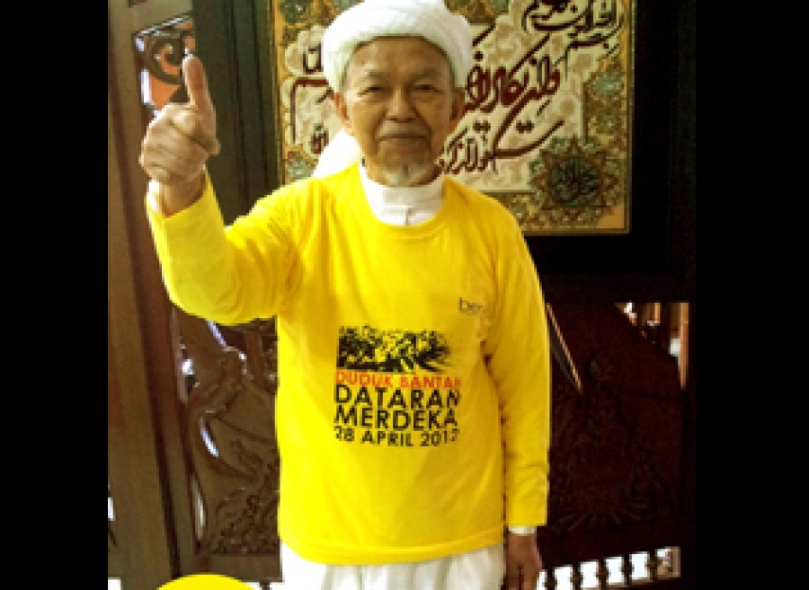 Nik Aziz Sokong Demonstrasi Kaitkan Bersih3 Dengan Ibadah Sapa Nik Aziz Sokong Demonstrasi Kaitkan Bersih3 Dengan Ibadah Sapa