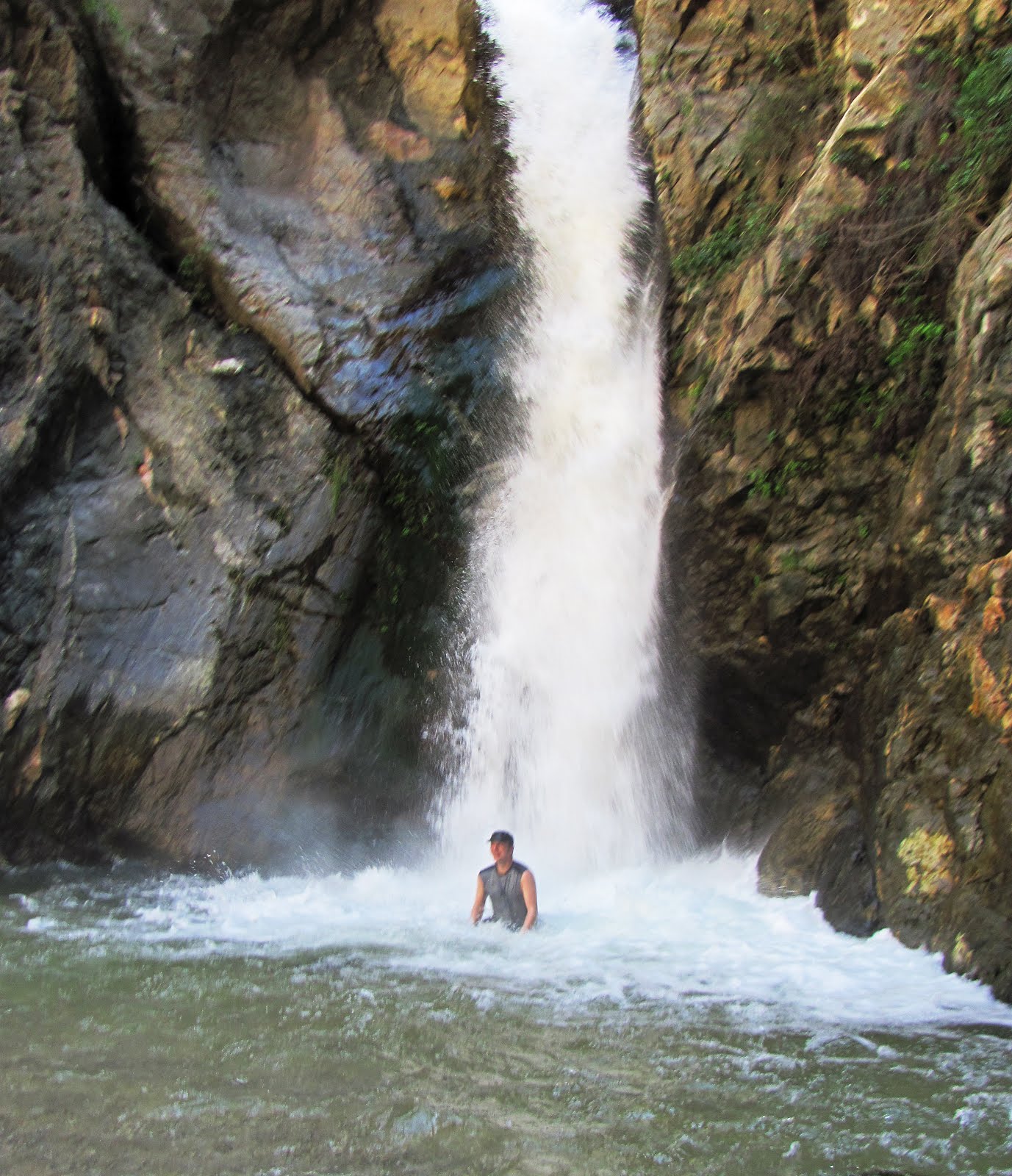 Nobody Hikes in LA. Adventures in Southern California