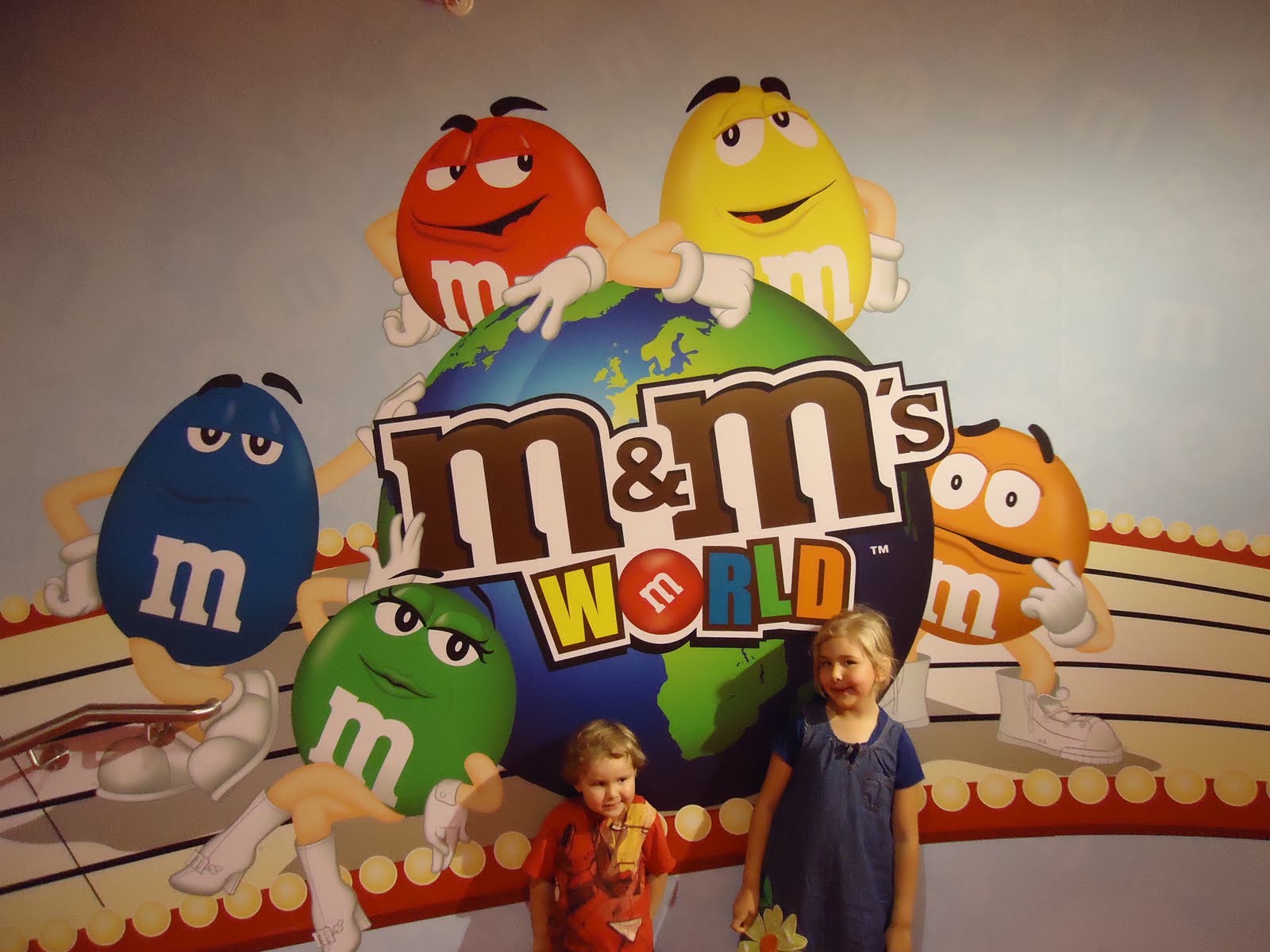 A Mothers Ramblings M&M World London Wordless Wednesday