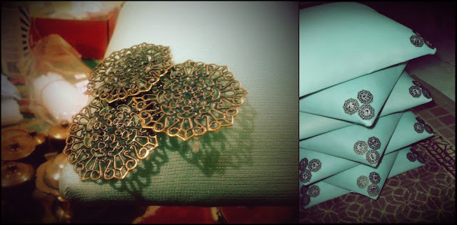 The Story : HIASAN KERAWANG UNTUK BANTAL HANTARAN