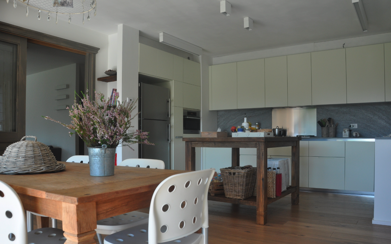 Cucina e soggiorno in 24 mq: fiorentini bilocalecorsocomo soggiorno.