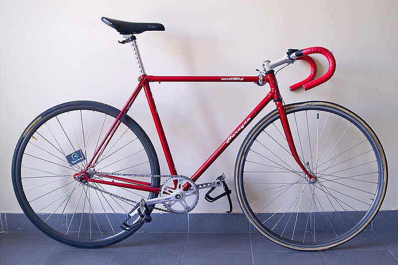 Sepeda Fixie Balap Minimalis Merah:Modifikasi Sepeda Fixie