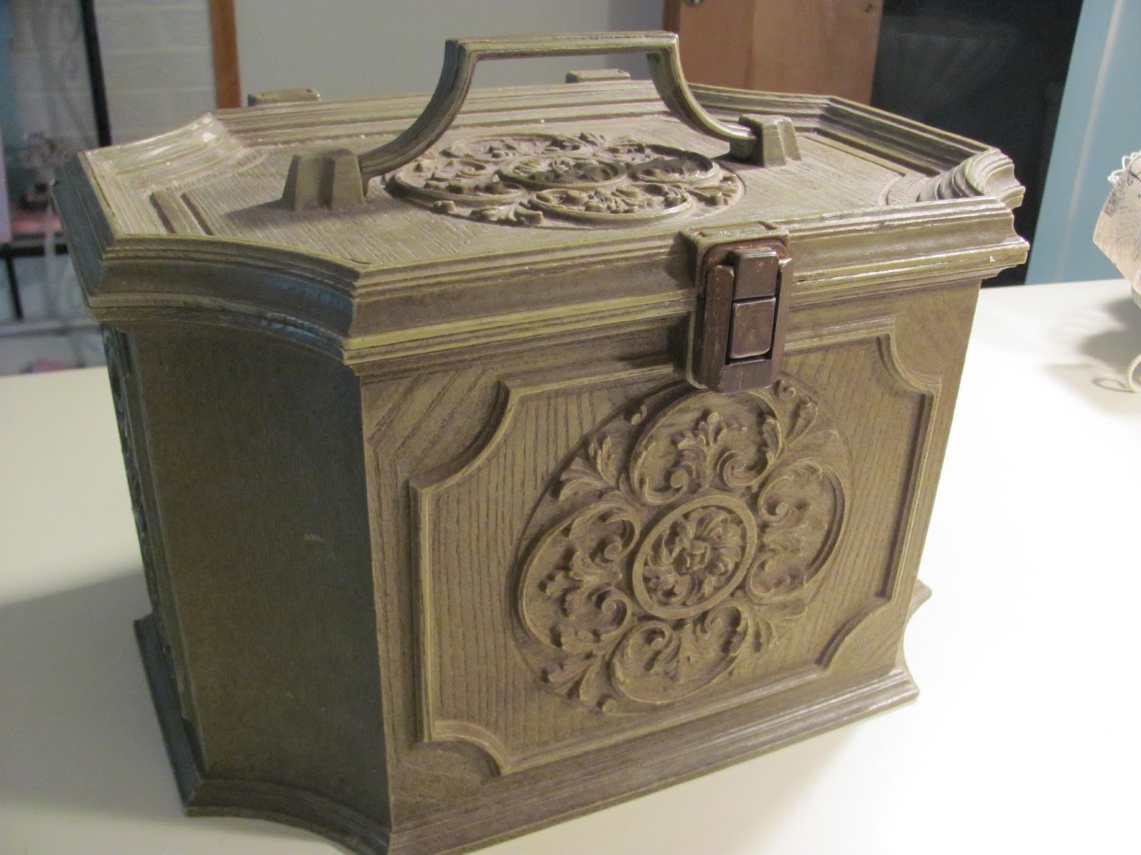 My Shabby Chateau Vintage Sewing Box Makeover