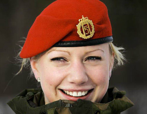 gadis militer