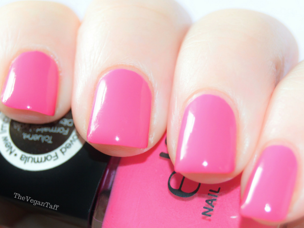 Light Bubblegum Pink Nails