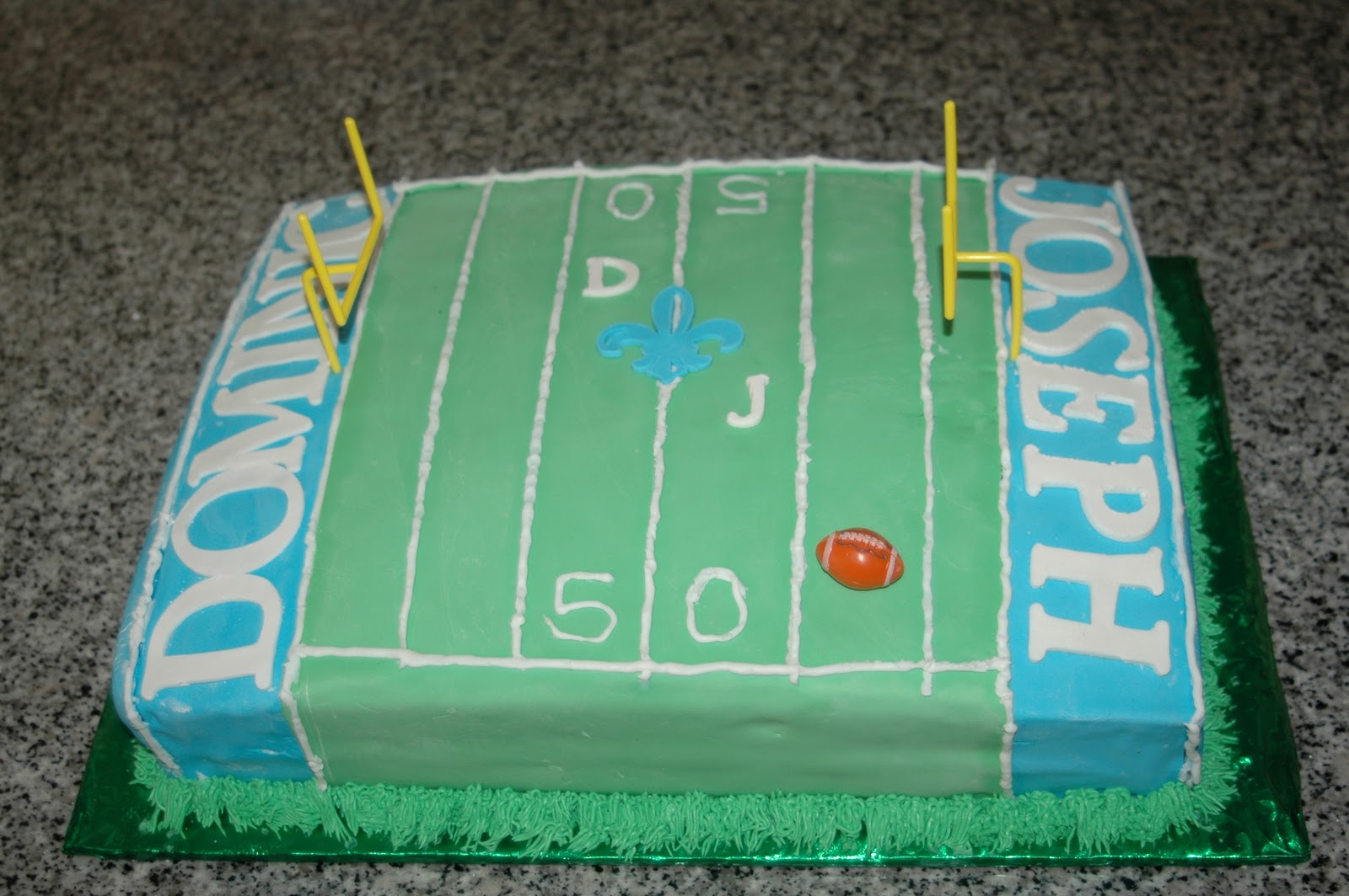 Roxy s Sweets: Football Field Cake