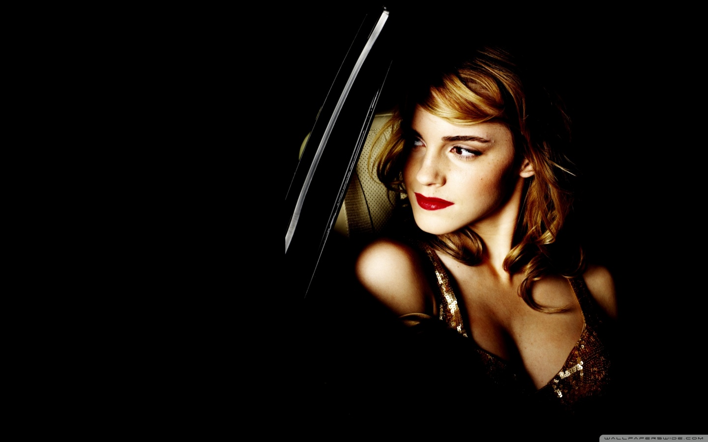 http://4.bp.blogspot.com/-SApCQe9RgMY/TkHuGb7io0I/AAAAAAAACLM/YTgxrDcHfC0/s1600/emma_watson_beautiful-wallpaper-1440x900.jpg