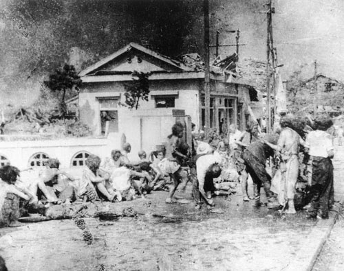 Bombas nucleares de Hiroshima e Nagasaki Bombas nucleares de Hiroshima e Nagasaki