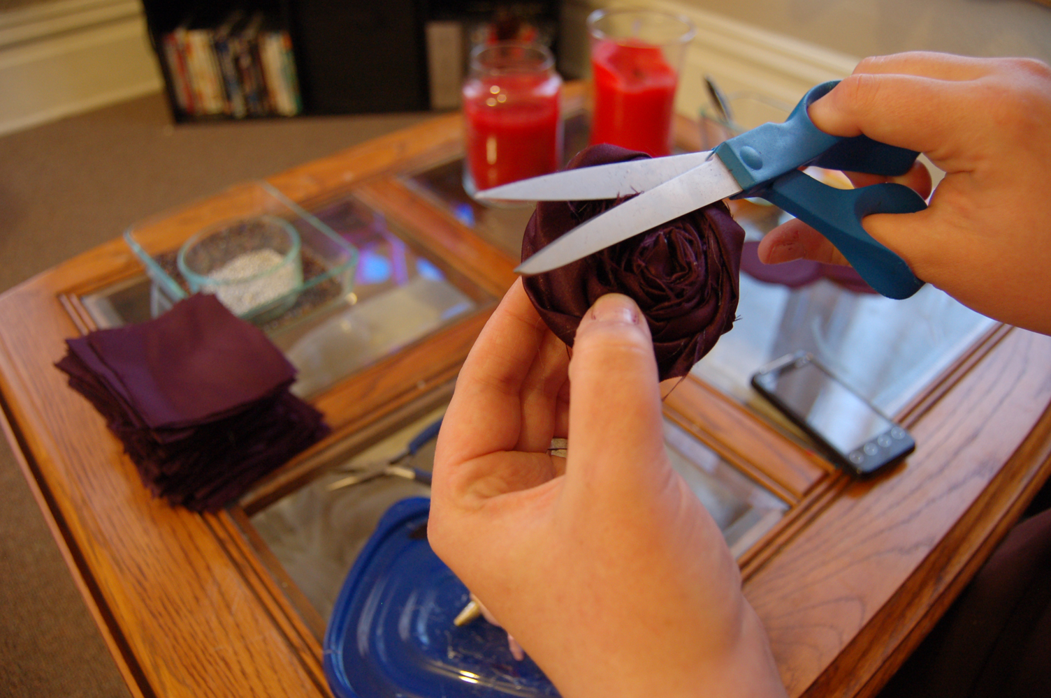 a crafty michigander Rolled Fabric Roses Tutorial