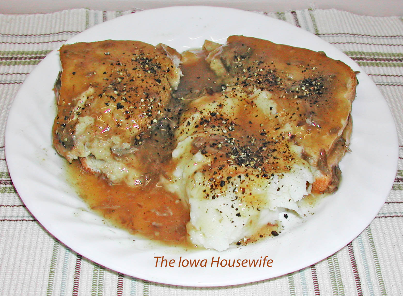 The Iowa Housewife: Hot Roast Beef Sandwiches