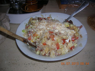 merluzzo con patate in salsa di latte di soia...polpette impanate di merluzzo - insalata di riso semplice..