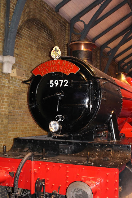 Hogwarts express train Platform 9 3/4