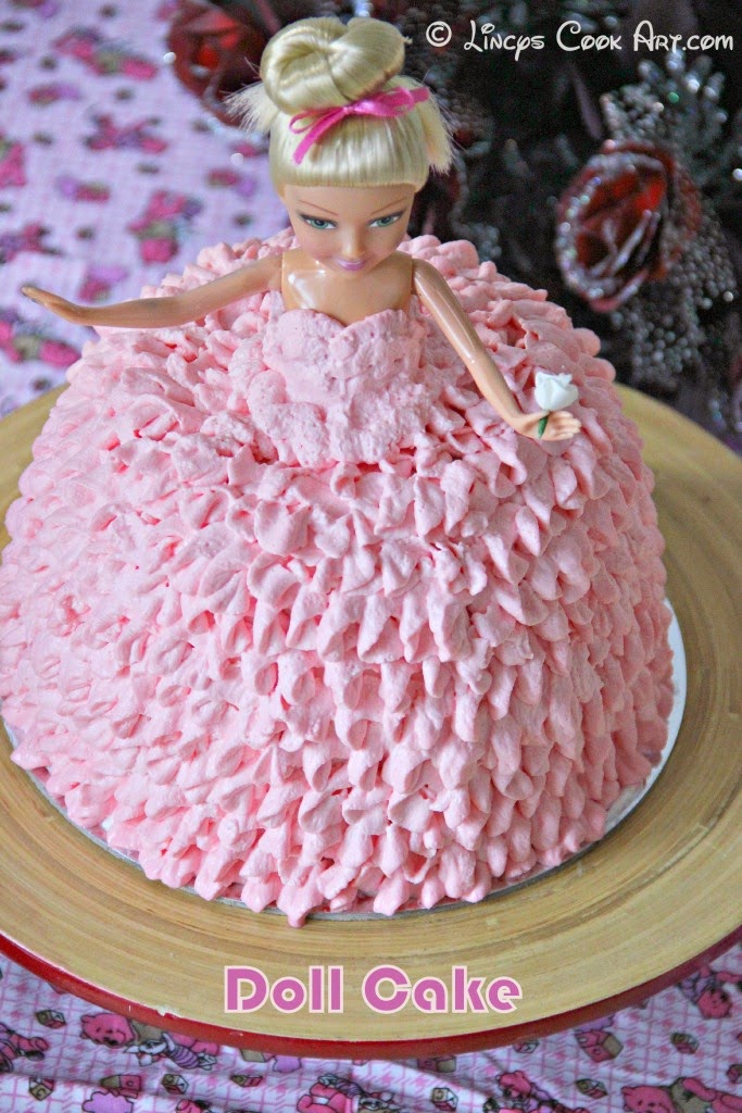 barbie strawberry cake