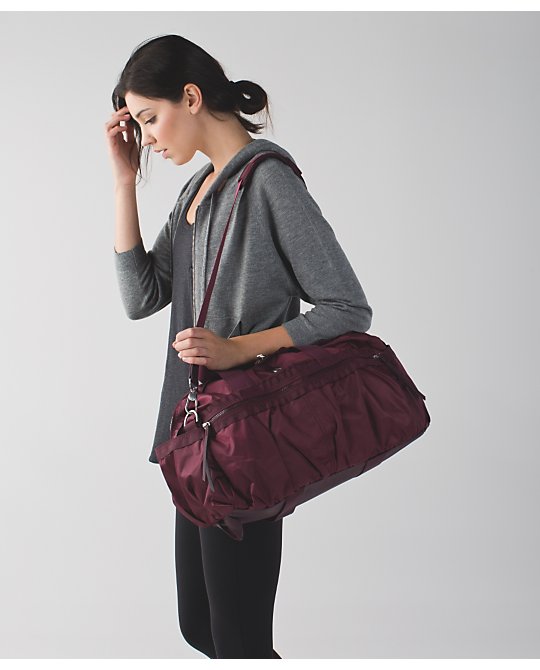 lululemon gym to win duffel