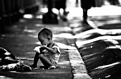 Foto Anak-anak Dalam Kemiskinan [ www.Up2Det.com ]