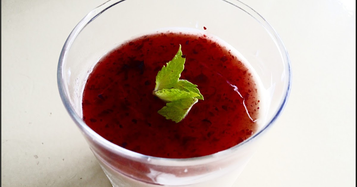 Lime Panna Cotta With Blueberry Sauce