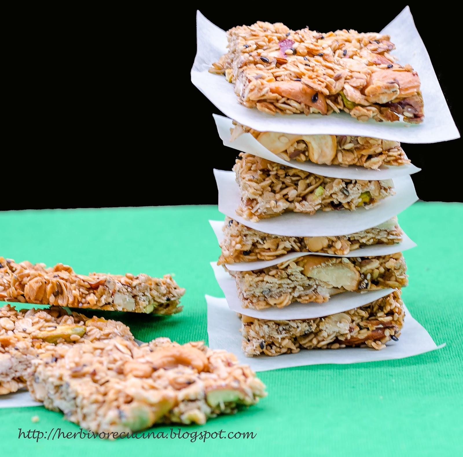 Herbivore Cucina Oats and Dry Fruit Chikki