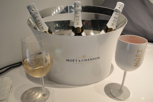 ice bucket moet