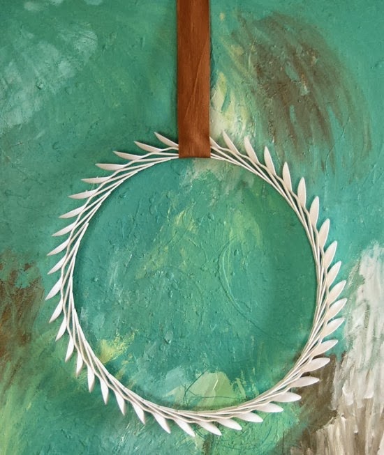 15 Ways to Upcycle Old Metal or Plastic Spoons thee Kiss of Life