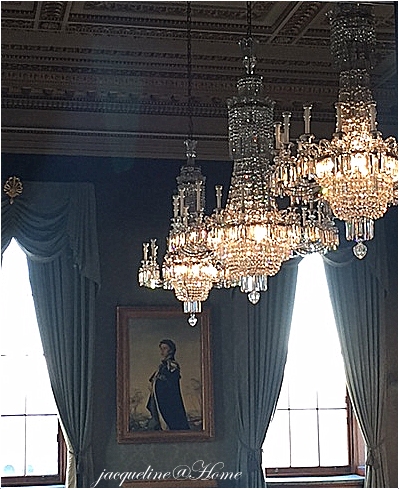 Home I M Gonna Swing From The Chandelier Here S One That I Saw In A Restaurant Rome