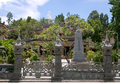 nha trang beach city, nha trang attractions, nha trang beautiful beach, vinpearl land nha trang, six senses nha trang