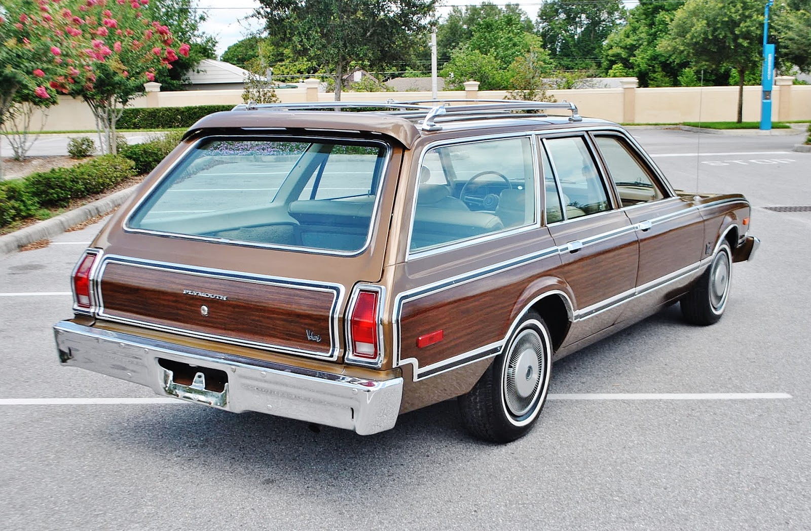 5k Mooo 1977 Pymouth Volare Wagon DailyTurismo