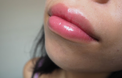Soap & Glory Sexy Mother Pucker Gloss Stick in Pink-A-Boo