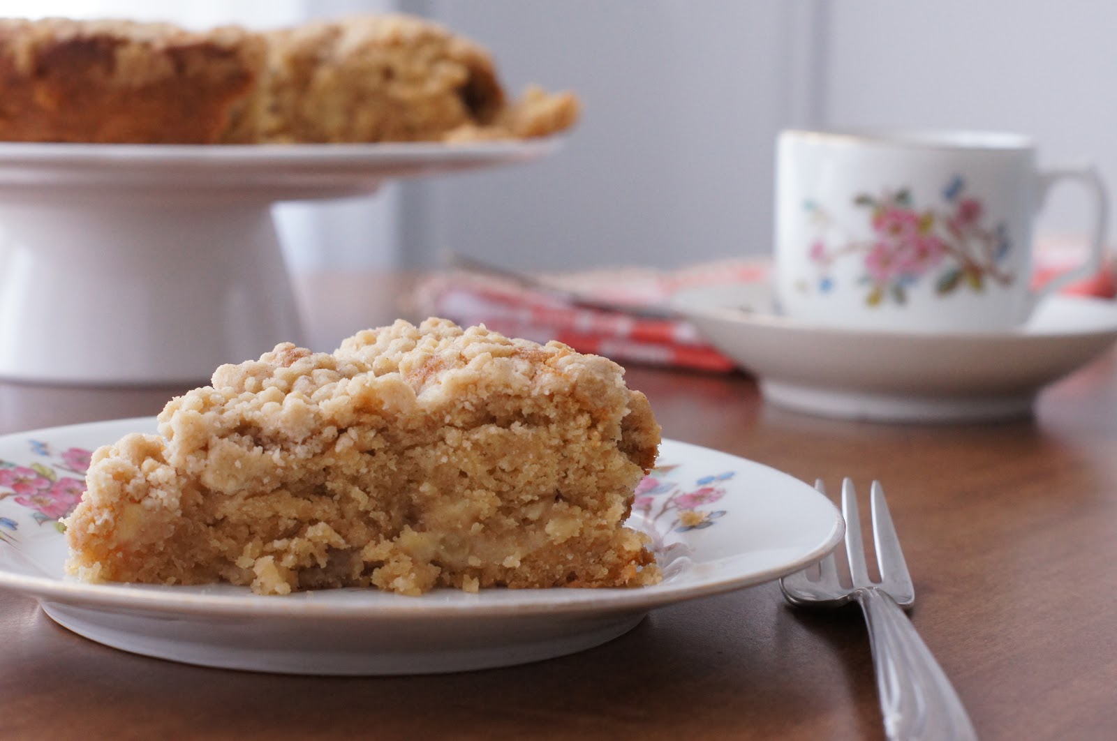 The Dormestic Goddess Mulling Spiced Apple Coffee Cake with Spiced