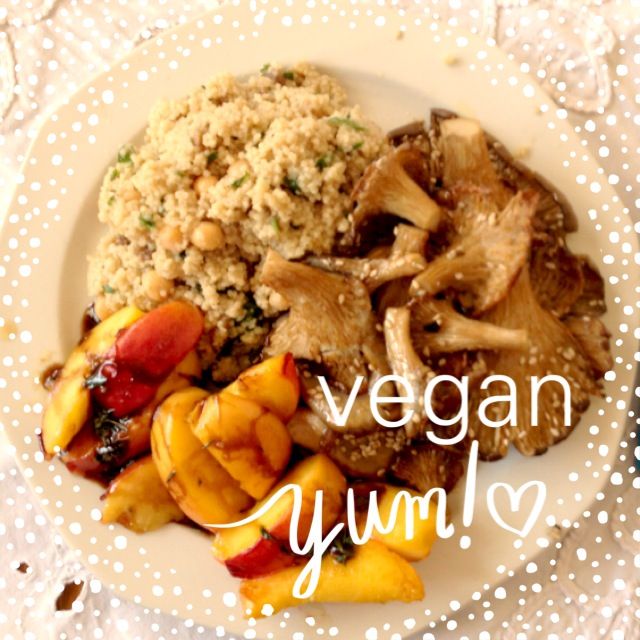 Miss Moonlite kocht vegan: Kichererbsen-Rosinen-Couscous mit ... Miss Moonlite kocht vegan: Kichererbsen-Rosinen-Couscous mit ...