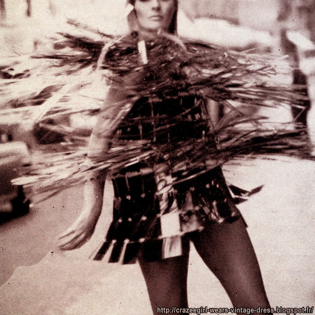 Paco Rabanne - metal dress robe 1966 Collection 1966 , Galerie Iris Clert , Paris sixties fashion mod mode yéyé francoise hardy 1960 60s 1960s années 60 mode 