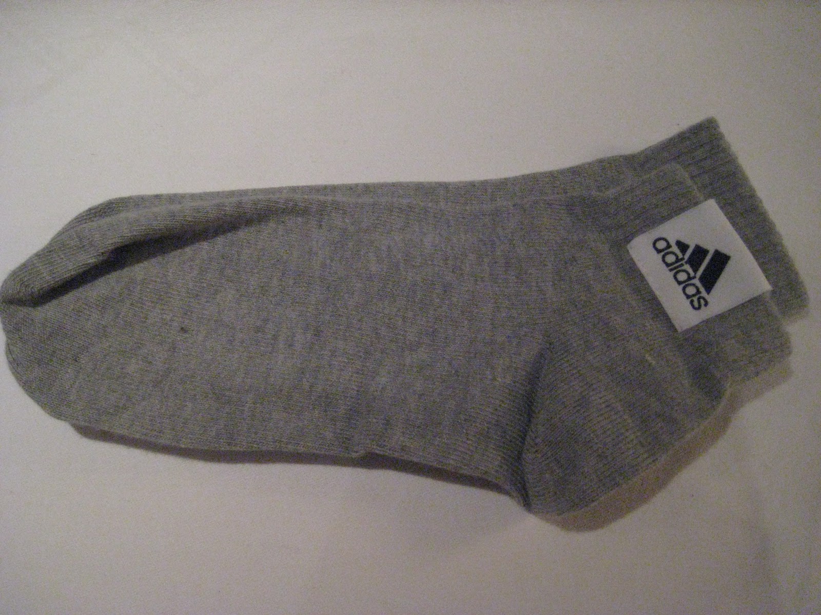 sneakers & socks ADIDAS grey ankle socks with sew on logo on wristband
