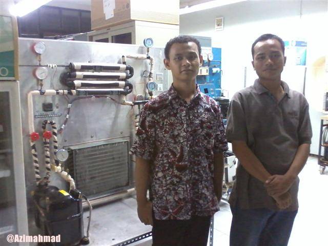 Gantengan siapa coba? Rinem dan Gua : Ahmad Mu'azim Abidin.