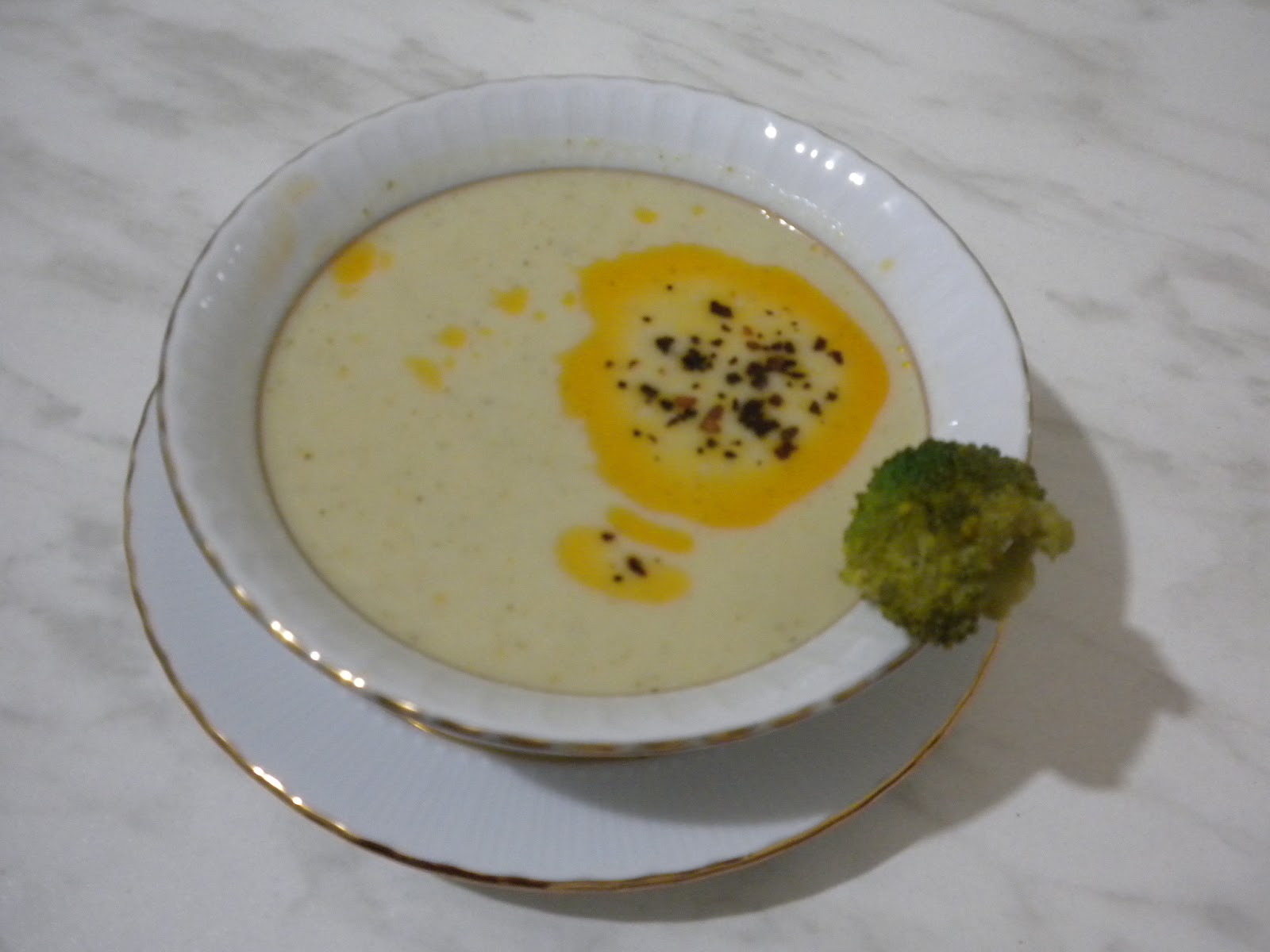 BROKOLİ ÇORBASI Esra�dan Löp Löp Yemek Tarifleri