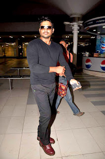 R Madhavan and Amitabh Bachchan snapped at the Airport