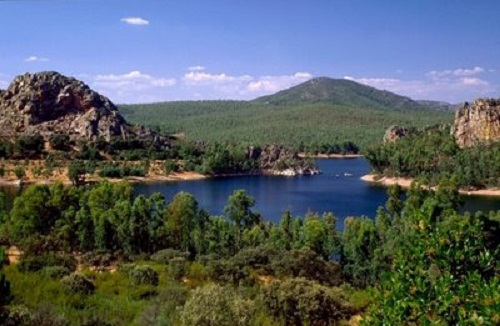 EXTREMADURA TRAVEL: LA SIBERIA EXTREMEÑA La Siberia es una comarca de