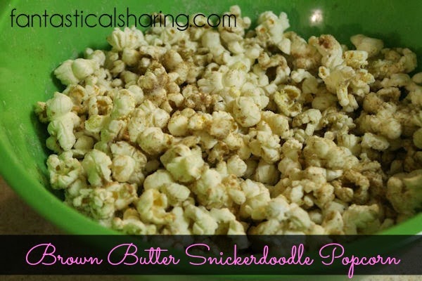Brown Butter Snickerdoodle Popcorn | www.fantasticalsharing.com | #popcorn #cinnamon #brownbutter