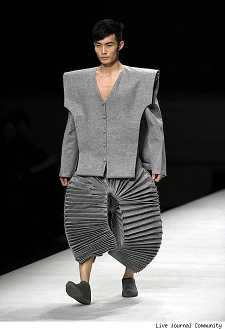 RIDICULOUS RUNWAY Love It Or Hate RIDICULOUS RUNWAY Love It Or Hate