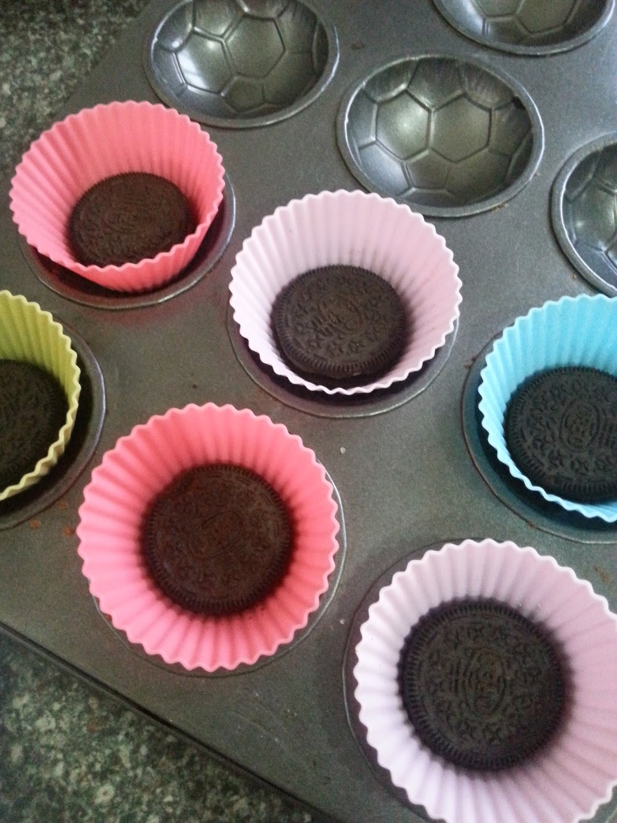 Quick and Easy Oreo Cupcakes