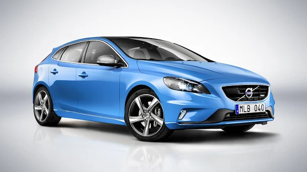 All-new Volvo V40 R-Design and Cross Country