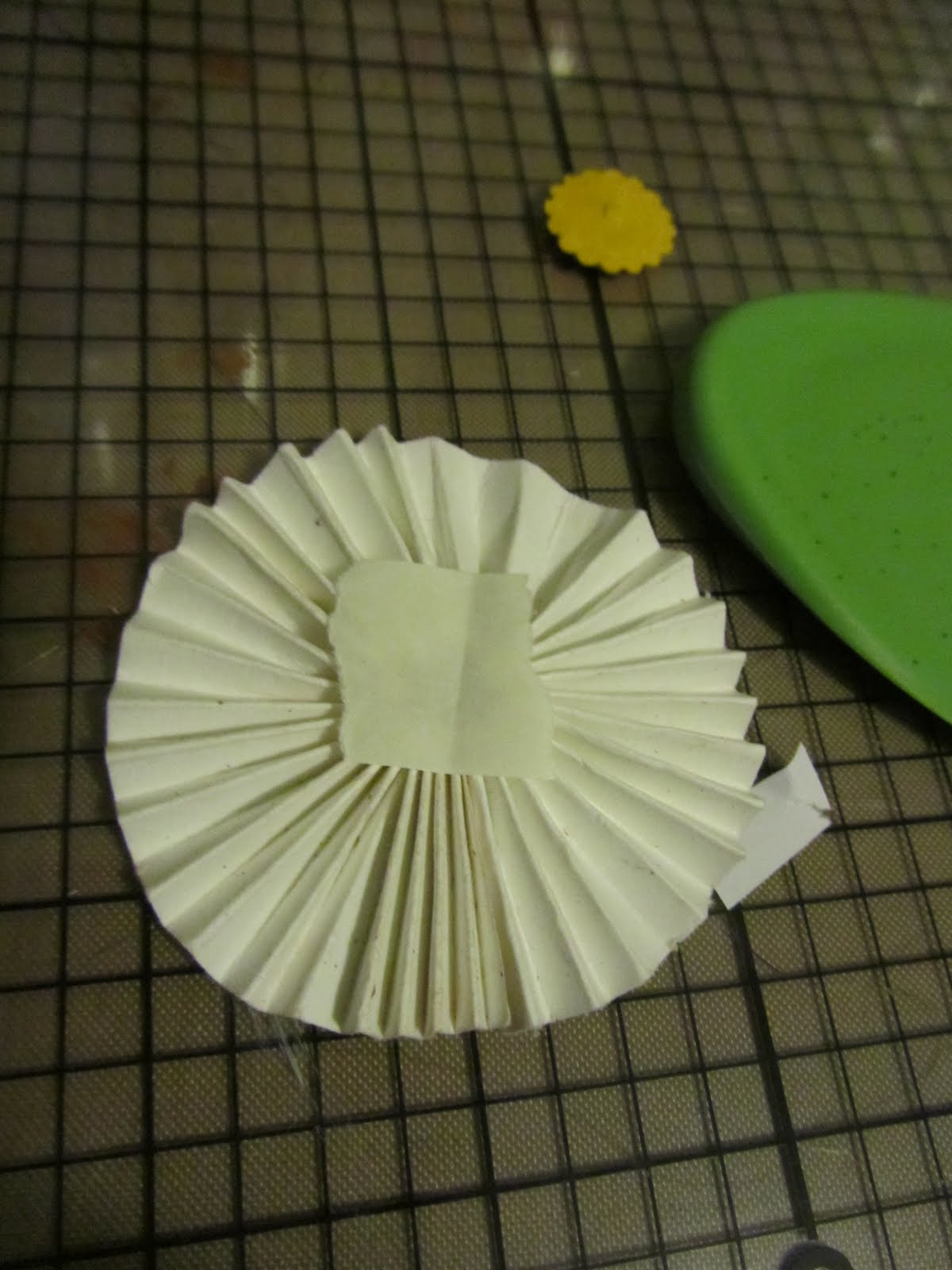 Scrapping My Life Away Fan Flowers with a Twist Tutorial