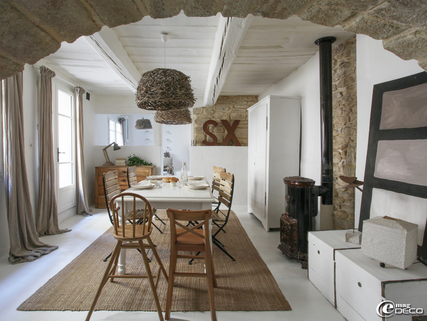 Un cocon familial simple et épuré ~ e magdeco : magazine de décoration