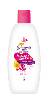 Johnson's Baby saç spreyi kolay taranan saçlar