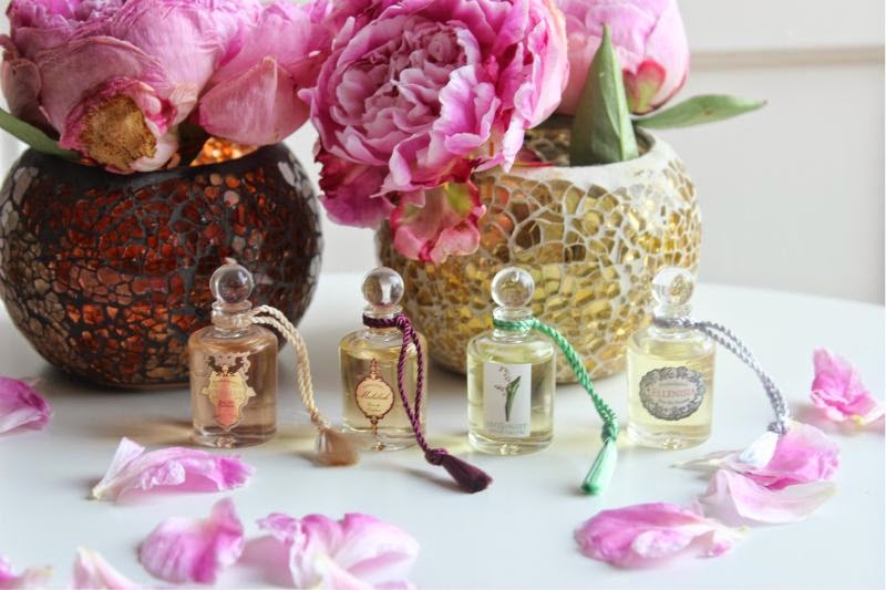 ROSE Shudehill-Giftware Fragrant Petal Pack of 4 x Hanging Scented Shoe Wardrobe Aroma