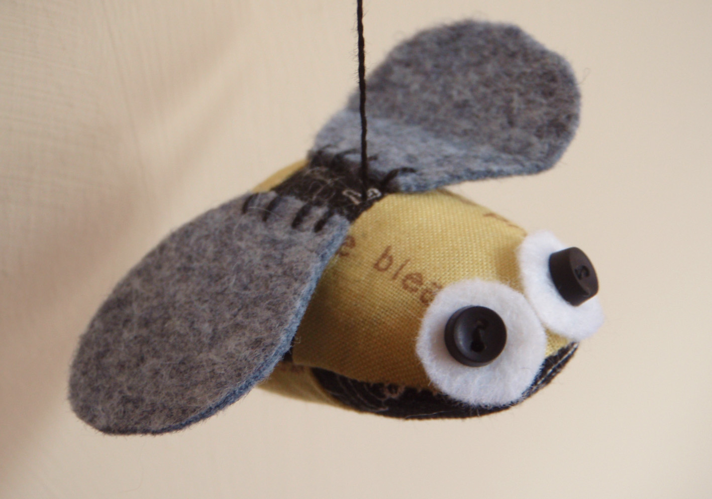 Lucykate Crafts . . . sewing bee...