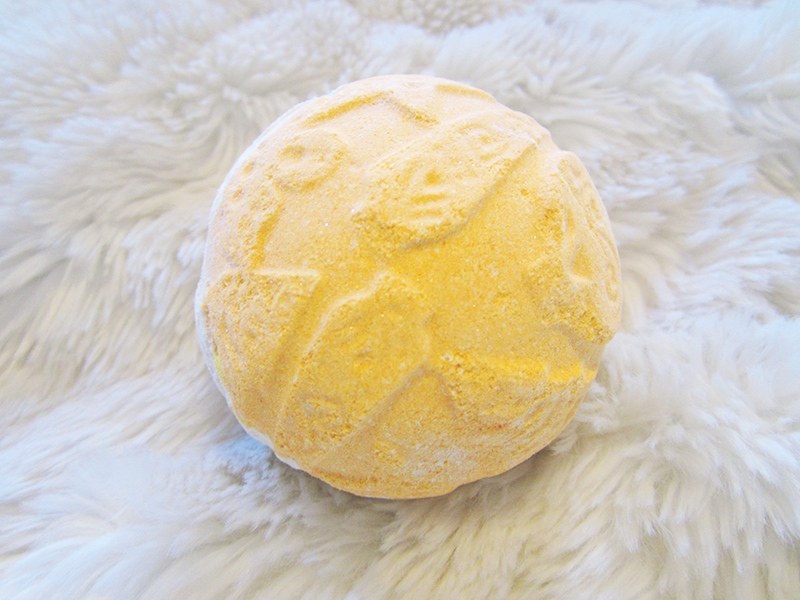 Lush Yog Nog Bath Bomb VVNightingale
