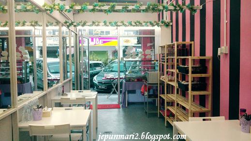 D' violet Cafe
