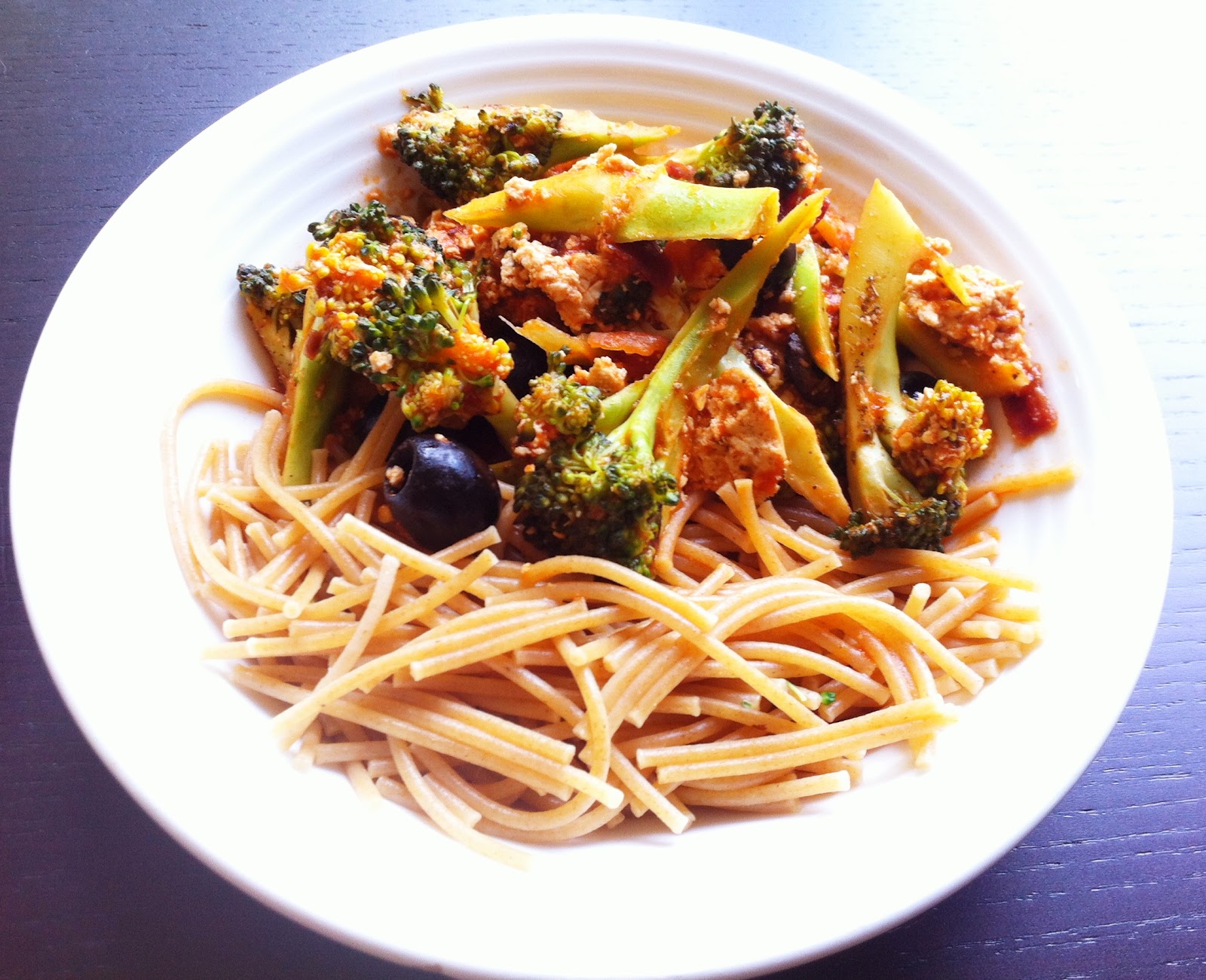 De plantaardige keuken: pasta met broccoli & kruidentofu Keuken rode pasta